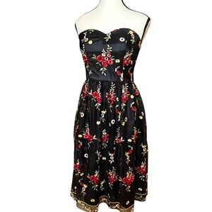 Chi Chi London Retro 50s Embroidered Tulle A-Line Tea Party Dress Size 4
